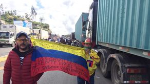 Actualmente sólo está permitido el paso peatonal y está restringido el transporte de carga.