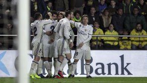 El Madrid remonta en Villarreal y responde al Barcelona