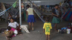 Indígenas venezolanos buscan refugio en un Brasil sin planes para ellos
