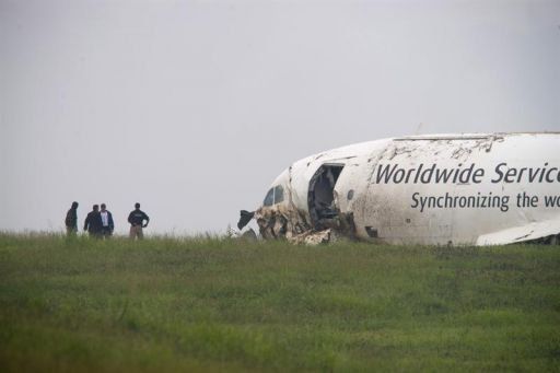 Video: Se estrella un avión Airbus A300 de carga en Birmingham