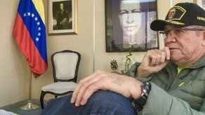 Exembajador venezolano debe revisar su situación migratoria en Panamá