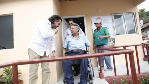 Entregan en Ecuador primera casa para personas con discapacidad tras sismo