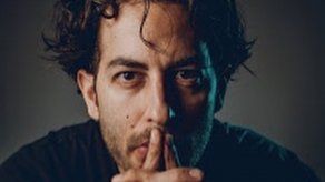 Juan Carlos Bordanea describe su estilo como Romántico, como beber un buen vino.&nbsp;