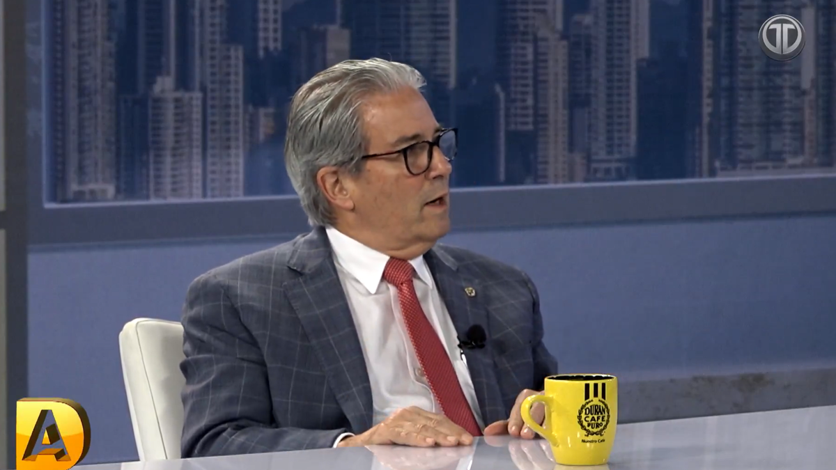 "Yo no protejo ni voy a proteger a nadie", ministro de Salud sobre situación del Hospital Nicolás A. Solano