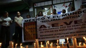 AEVE inicia vigilia en solidaridad con estudiantes mexicanos