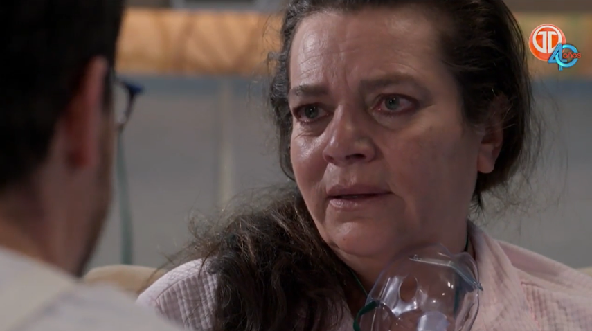 Enfermeras: Álvaro y su madre Lucero