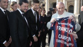 Trump quiere comprar club de fútbol del cual el papa Francisco es hincha Trump quiere comprar club de fútbol del cual el papa Francisco es hincha