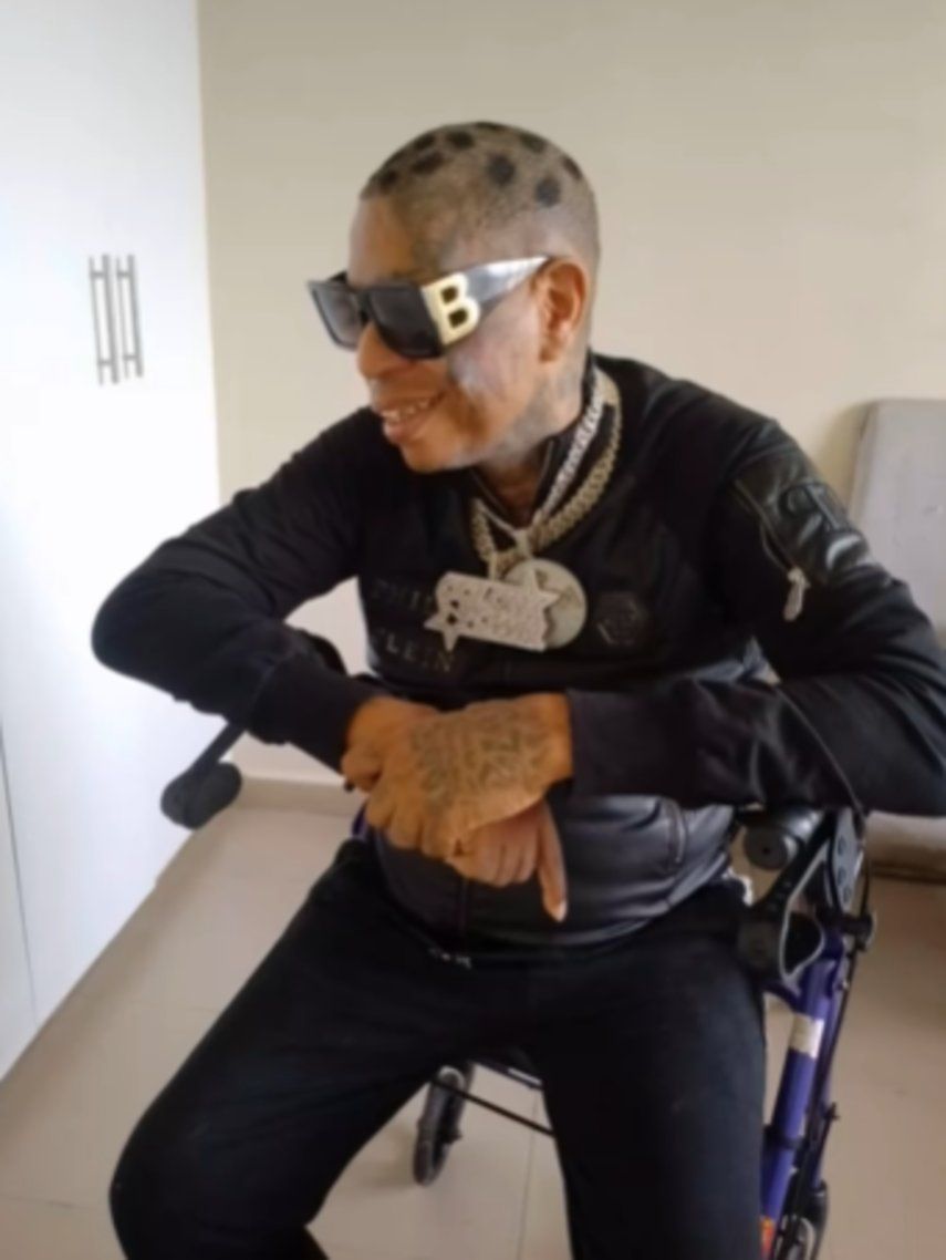 Japanese: ¿Qué dificultades ha experimentado debido a su estado de salud?