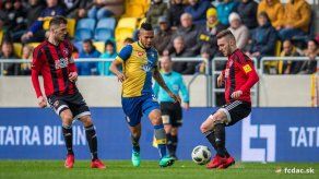 Erick Davis titular en triunfo del FC DAC que avanza a segunda ronda de la Europa League