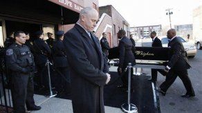 Llega féretro de Whitney Houston a iglesia en Nueva Jersey