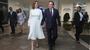 Pareja presidencial viaja a Japón para asistir a entronización del nuevo emperador