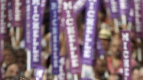 Michelle Obama pinta sombría imagen de Trump sin mencionarlo