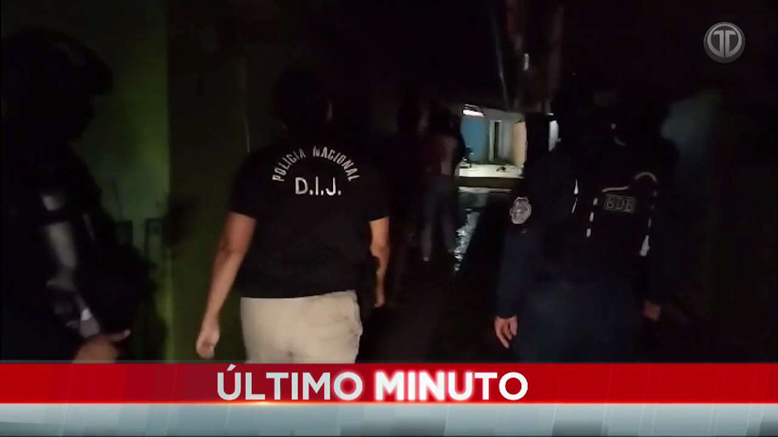 Agentes de la D.I.J. en desarrollo de la operación para capturar a personas vinculadas a pandilla&nbsp;