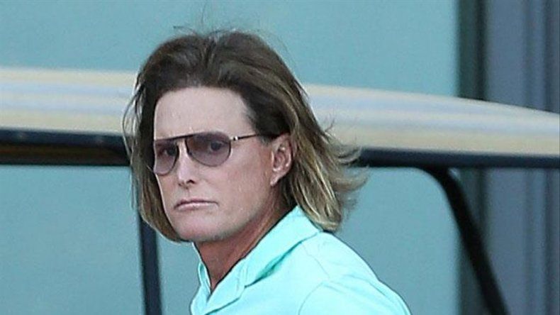 A Bruce Jenner le para la policía mientras su hijo lo graba