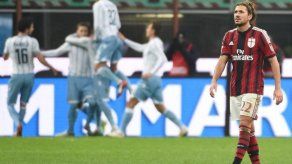 Milan vuelve a perder