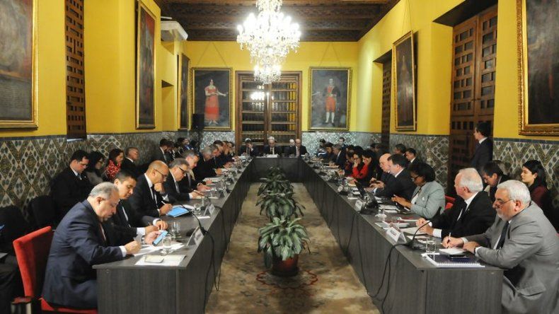 Cancilleres de América condenan ruptura democrática en Venezuela