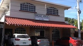 Madre pide apoyo para ubicar a su hija en Los Santos.