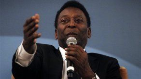 Portero Rogerio Ceni supera a Pelé en número de juegos por un mismo equipo