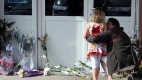 Imputada por asesinato la española que apuñaló a la profesora de su hija