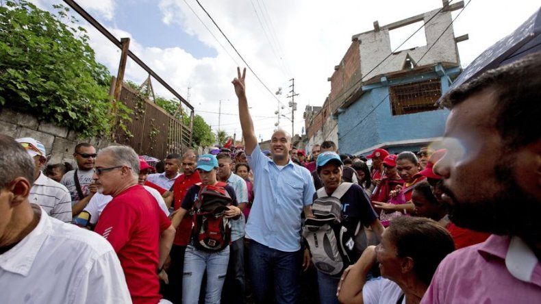 Venezolanos se alistan para elecciones de gobernadores