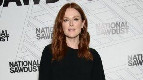 Julianne Moore prefiere no llamar la atención con sus estilismos