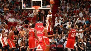LeBron guia paliza del Heat
