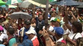 Docentes marcharon a Presidencia y mantienen la huelga indefinida