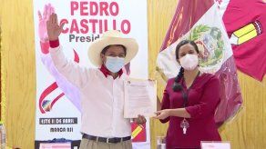 Perú: Castillo recibe apoyo de excandidata socialista a un mes del balotaje