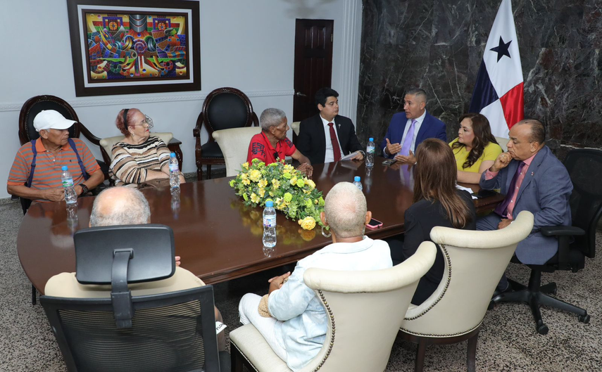 Reunión de la presidenta de la AN con jubilados y pensionados.