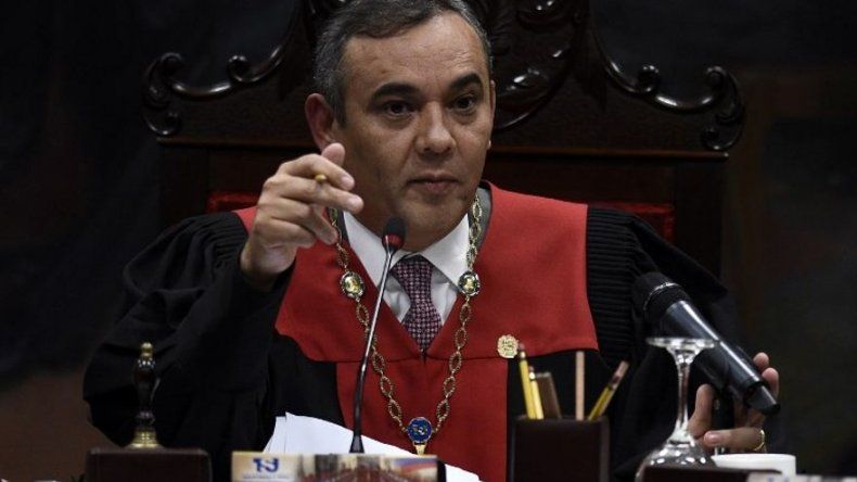Tribunal Supremo prohíbe a Guaidó salir de Venezuela y congela sus cuentas