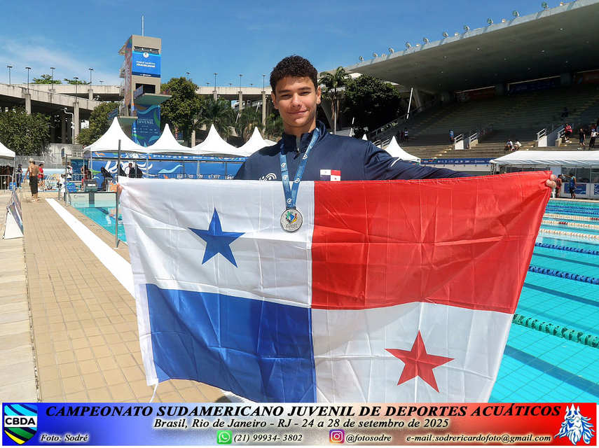 Raúl Antadillas gana medalla de plata para Panamá en el XXXI Sudamericano Juvenil de Natación.