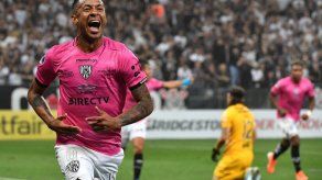 Gabriel Torres silencia la Arena Corinthians con un doblete