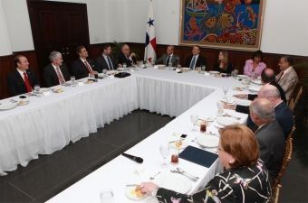 Ministro de la Presidencia se reúne con miembros del Conep