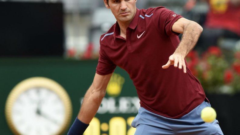 Federer se convierte en segundo jugador con más victorias de la historia