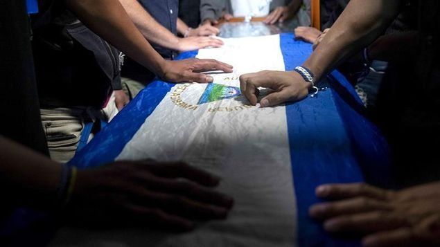 Familiares de muertos en protestas rechazan amnistía a represores en Nicaragua