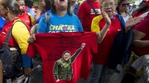 No imagino Venezuela sin él: chavistas oran unidos por salud de Chávez
