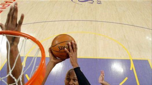 Celtics 97, Lakers 91; Boston remonta desventaja de 24 pts
