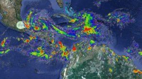 Ernesto sigue debilitándose en territorio mexicano