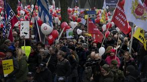 Más de 600 pasajeros llegaron de Sudáfrica el 26 de noviembre.