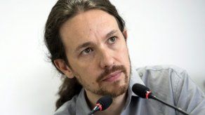 Iglesias acusa a Hollande de favorecer auge de la ultraderecha en Francia