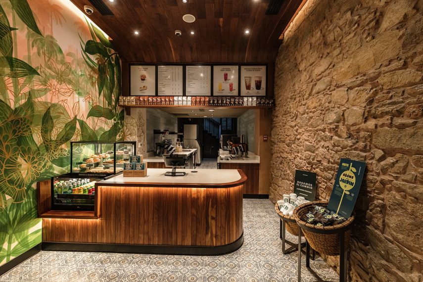 Starbucks celebra 10 años de conexión