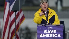 Trump dijo que Brooks estaba teniendo un mal desempeño en la contienda, tenía un equipo de campaña deficiente y no estaba dando suficiente apoyo a las aseveraciones del expresidente de que hubo fraude la elección de 2020.