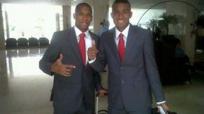 La selección nacional viaja elegantemente vestida a Honduras