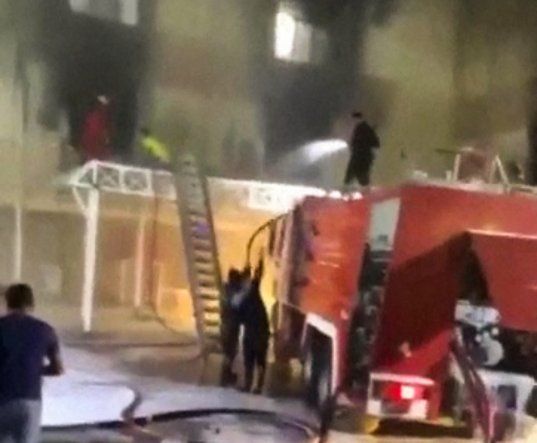 Las autoridades iraquíes están investigando las causas de la explosión de botellas de oxígeno que provocó el incendio.