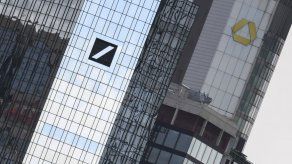 Deutsche Bank y Commerzbank sopesan fusionarse
