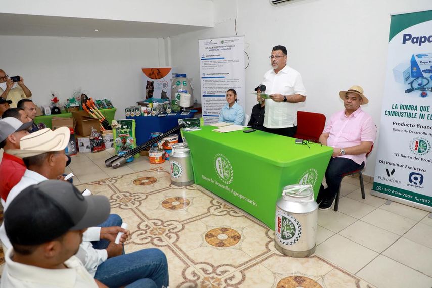 BDA entrega más de B/.160 mil en préstamos a productores de Azuero.