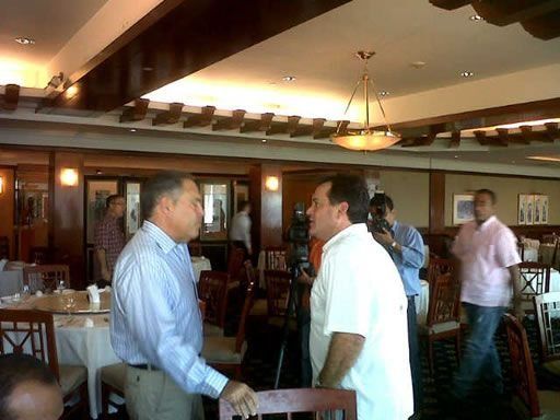 Lewis Navarro y JC Navarro coinciden en restaurante