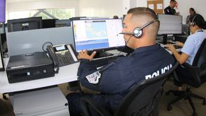 Línea 104 en caso de necesitar a la Policía Nacional Línea 104 en caso de necesitar a la Policía Nacional