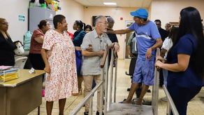 El alcalde Fabéga realizó una visita en la Recidencia Los Años Dorados en Pacora.&nbsp;