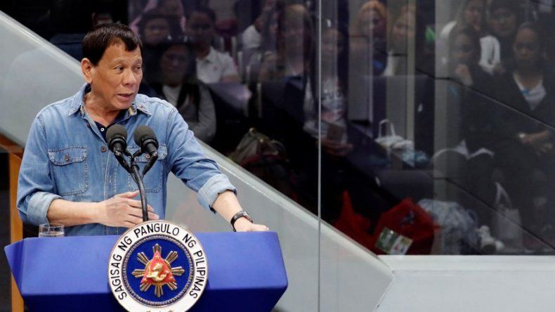 Duterte ofrece casi 500 dólares por cada guerrillero comunista muerto